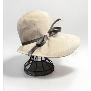Vintage Cloche Hat Henry Pollak Inc. New York Wool Ritz Cream Long Front Brim